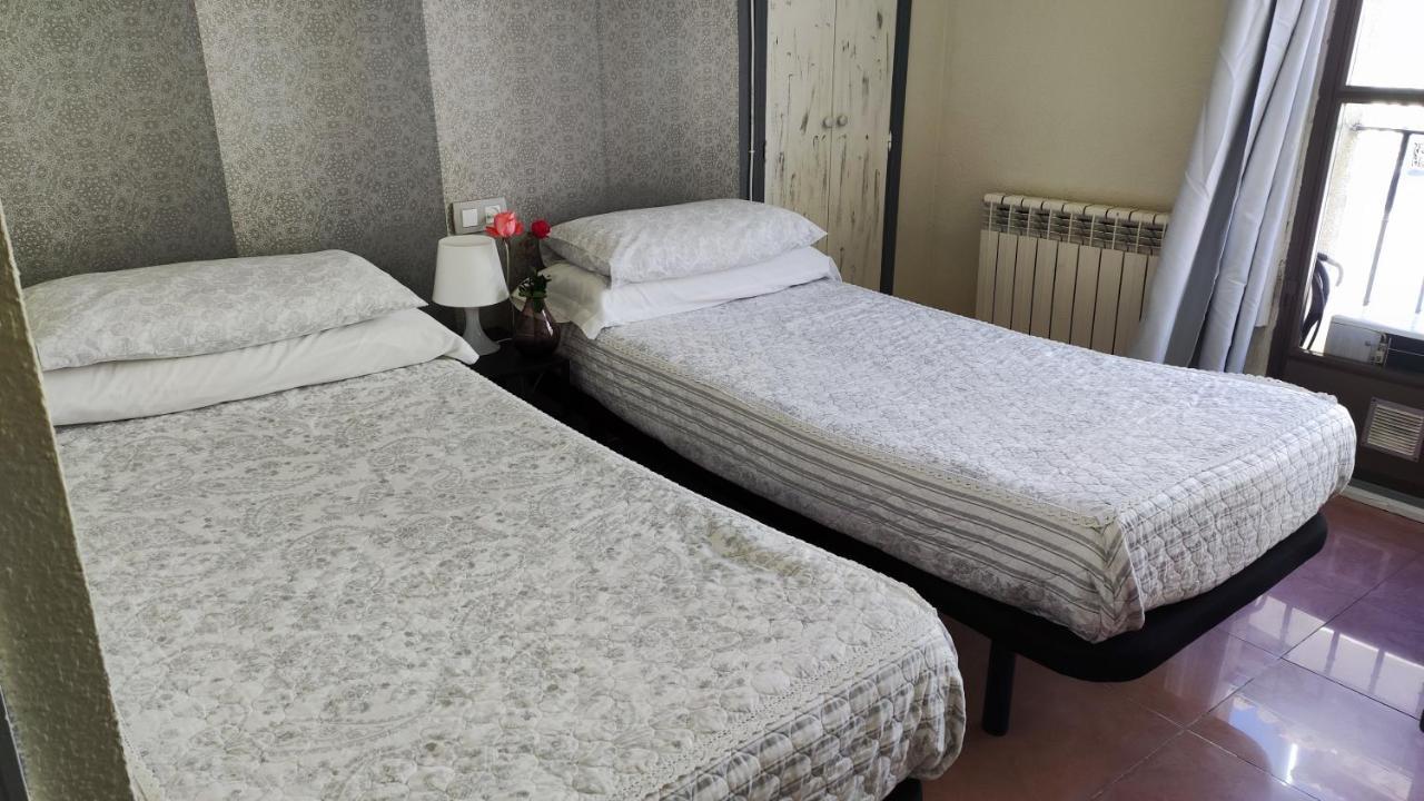 Hostal Romero Madrid Exterior photo
